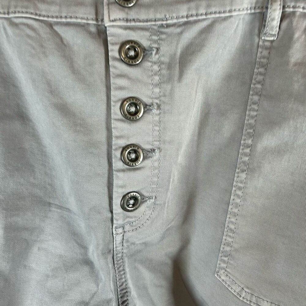 Torrid Grey Size 26 NWT Shorts Button Front NWT - image 6